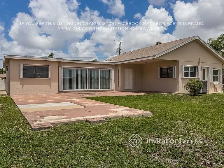 10900 SW 42nd St — Photo 19
