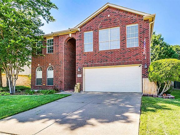 2nd image of 3937 Larkspur Dr