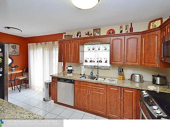 3rd image of 330 Fairway Cir #23