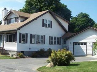 32 Haskins Ave, Tiverton, RI 02878