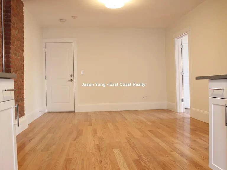 83 Harvard St #20 — Photo 9