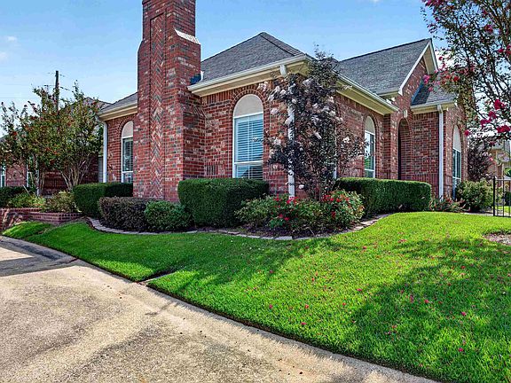 3rd image of 11 Estates Ct