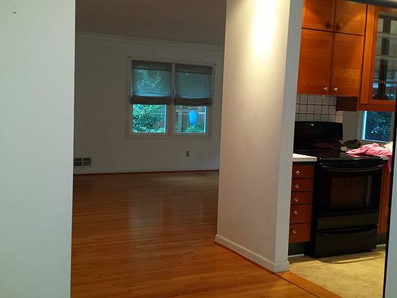 2nd view to LR and kitchen