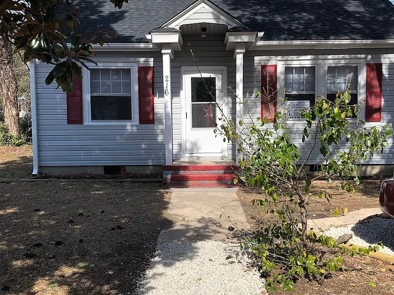216 Windsor Dr #A-B — Photo 1