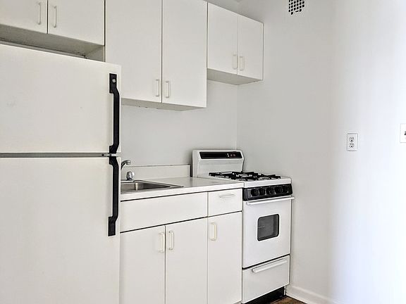 2nd image of 1661 York Ave APT 6a