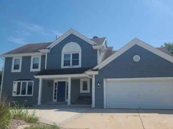 7715 W Briarwood Dr, Franklin, WI 53132