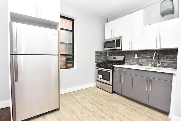 Rented by Bohemia Realty Group | media 27