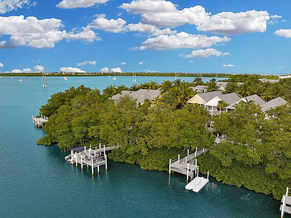 3rd image of 2613 Gulfview Dr