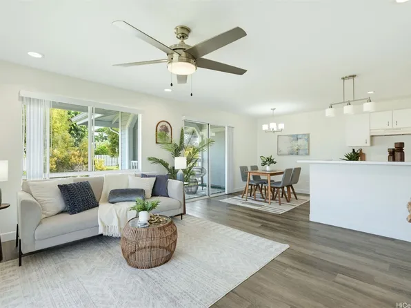 94-828 Lumiauau St APT M201, Waipahu, HI 96797