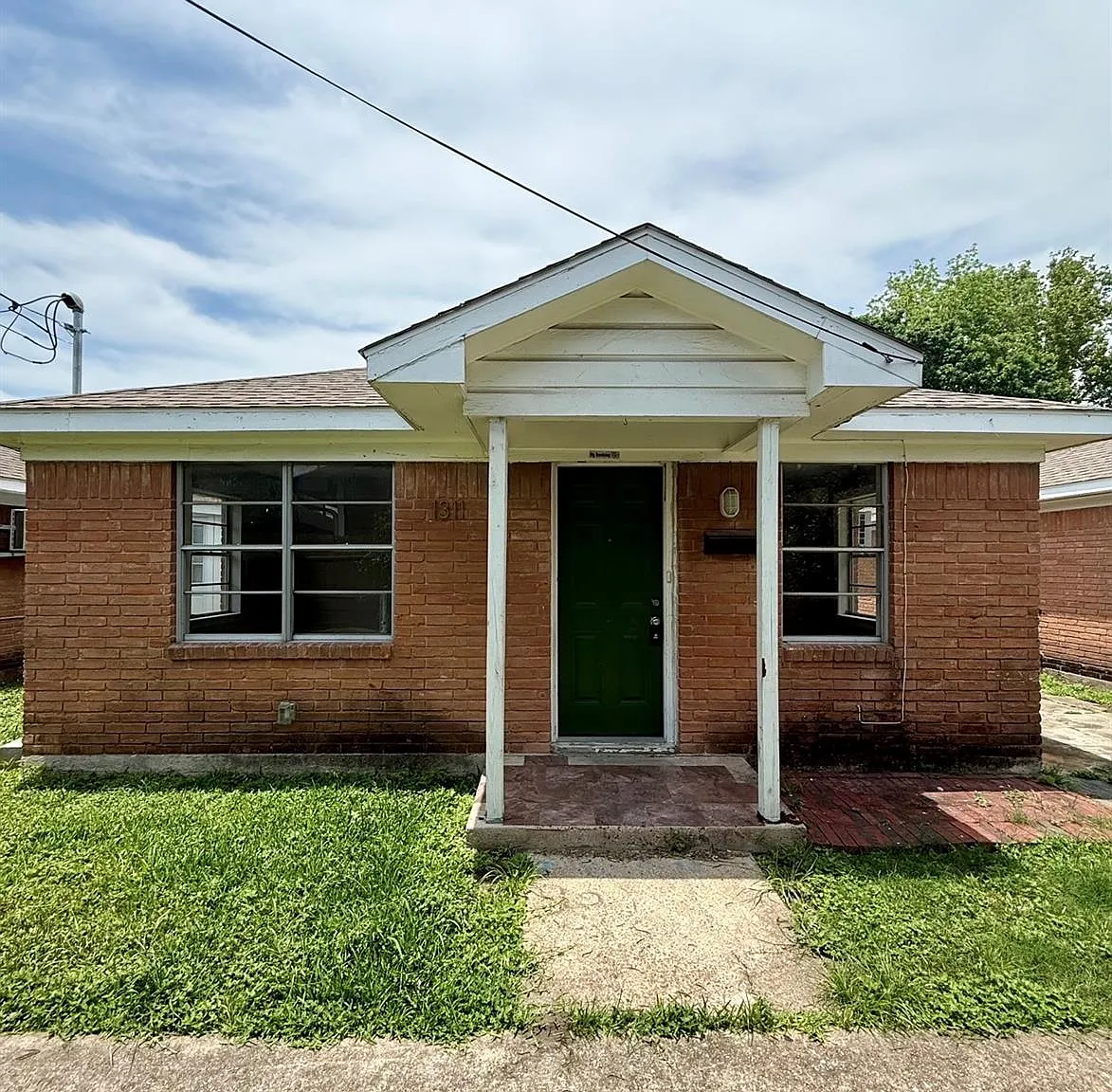 2 bed, 1.0 bath, 720 sqft, $1,100 — Photo 1