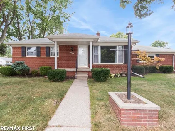 32215 Solon St, Roseville, MI 48066
