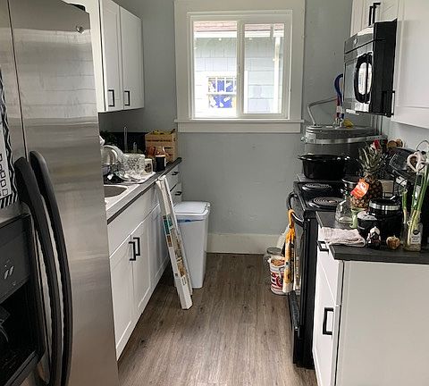 4th image of 709 W 3rd St