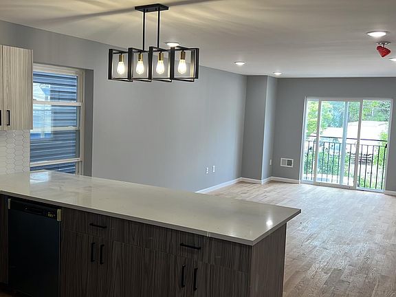 2nd image of 581 Bergen St APT 1