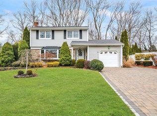 75 Woodbury Rd, Hauppauge, NY 11788