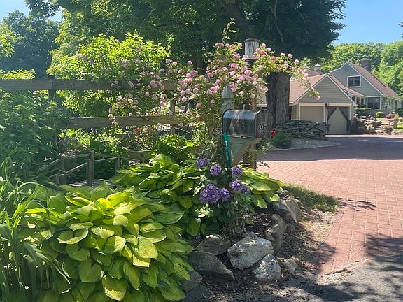 4th image of 95 Mountain Rd