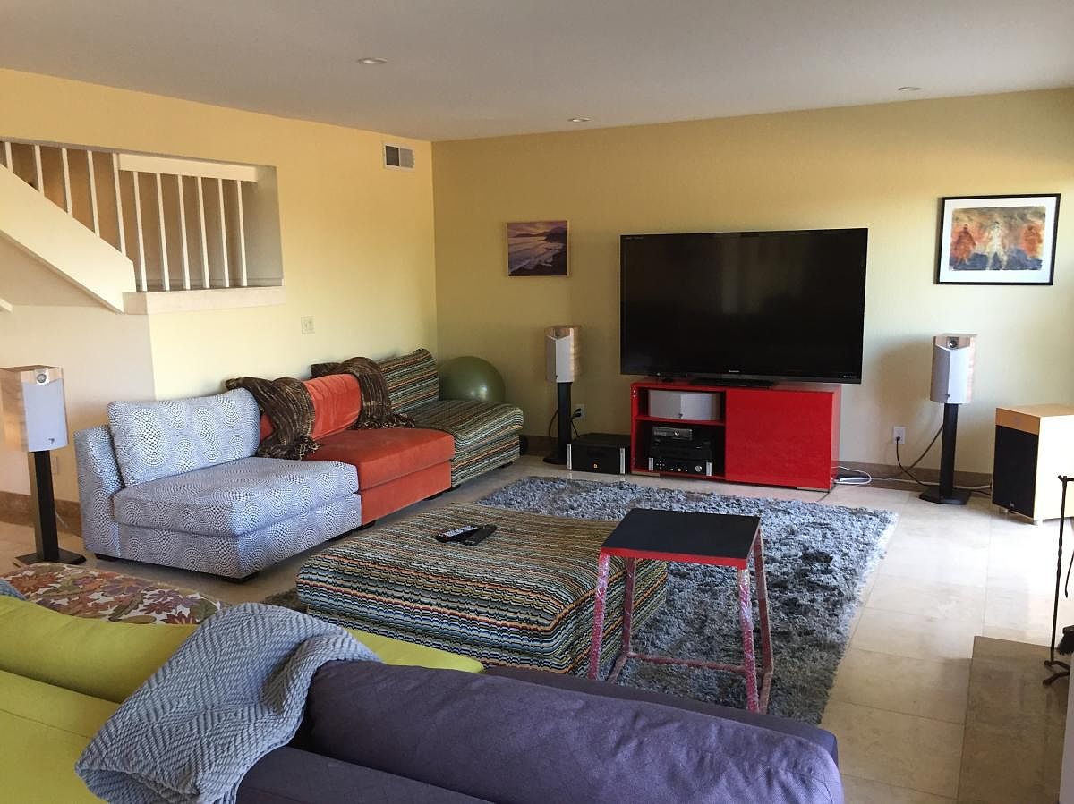 Los Angeles, CA 90077