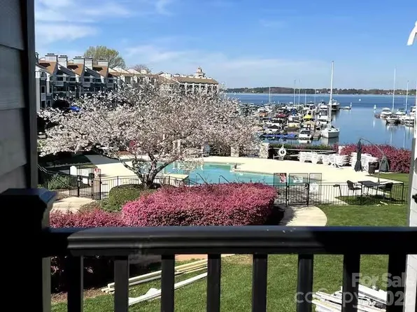 18857 Vineyard Point Ln, Cornelius, NC 28031