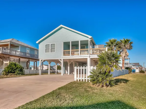 2895 Laguna Dr, Crystal Beach, TX 77650