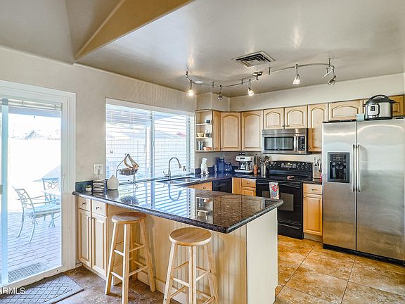 3rd image of 5638 W Cinnabar Ave