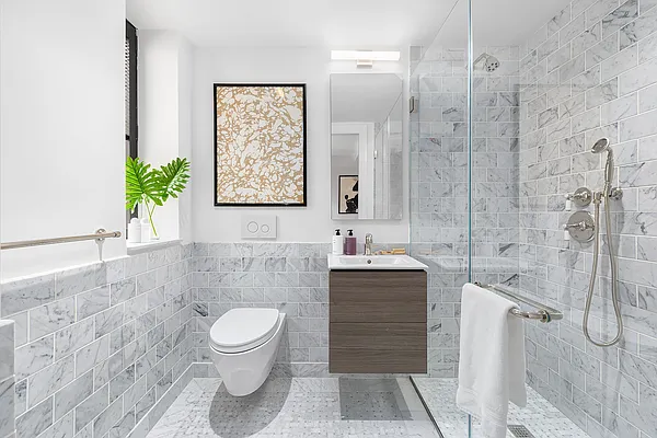 Rented by SERHANT. | media 1