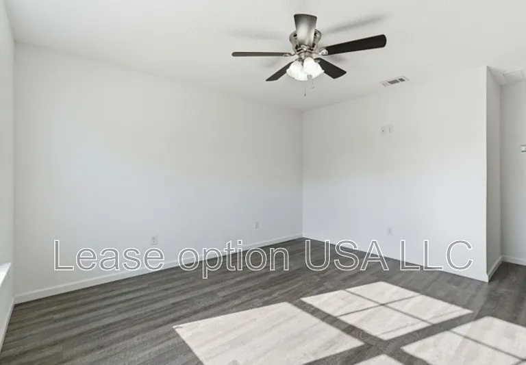 34 Pine St #C — Photo 5