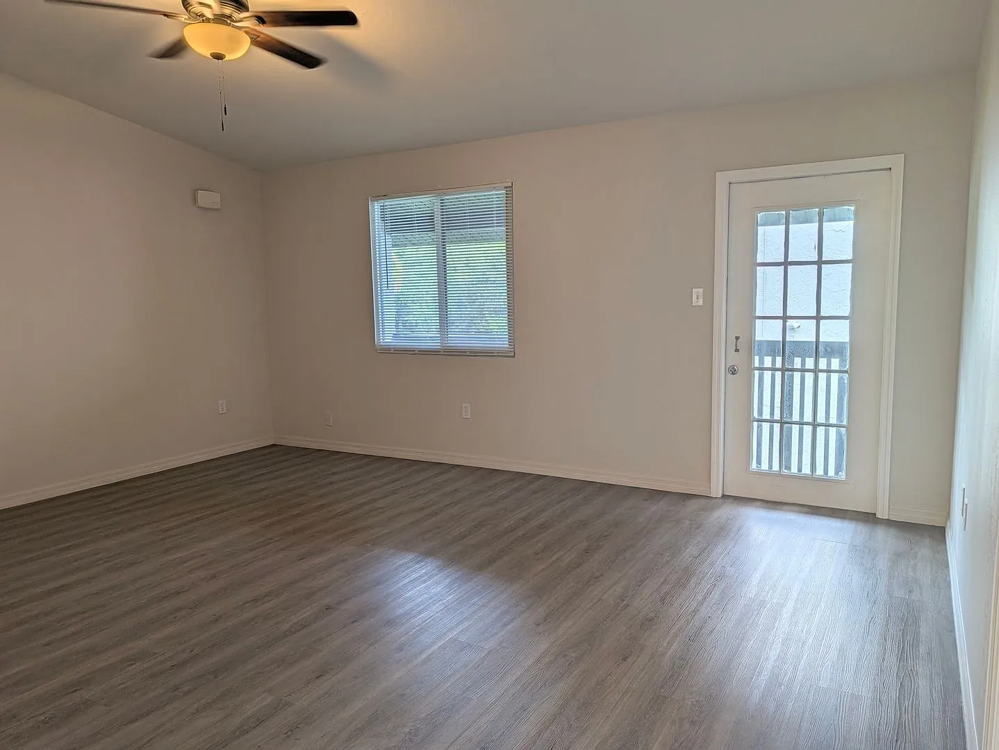 2 bed 1 bath Fort Myers — Photo 3