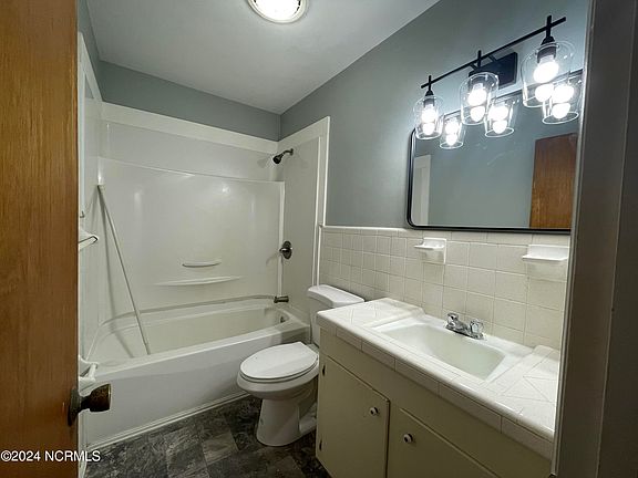 4th image of 115 Stancil Dr #B