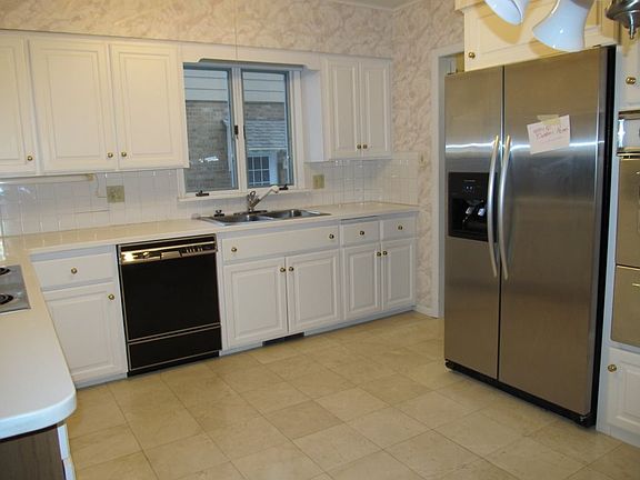 2nd image of 2513 23rd Ave