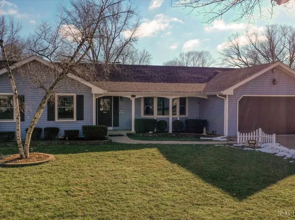 1052 Cardinal Ct, Batavia, IL 60510