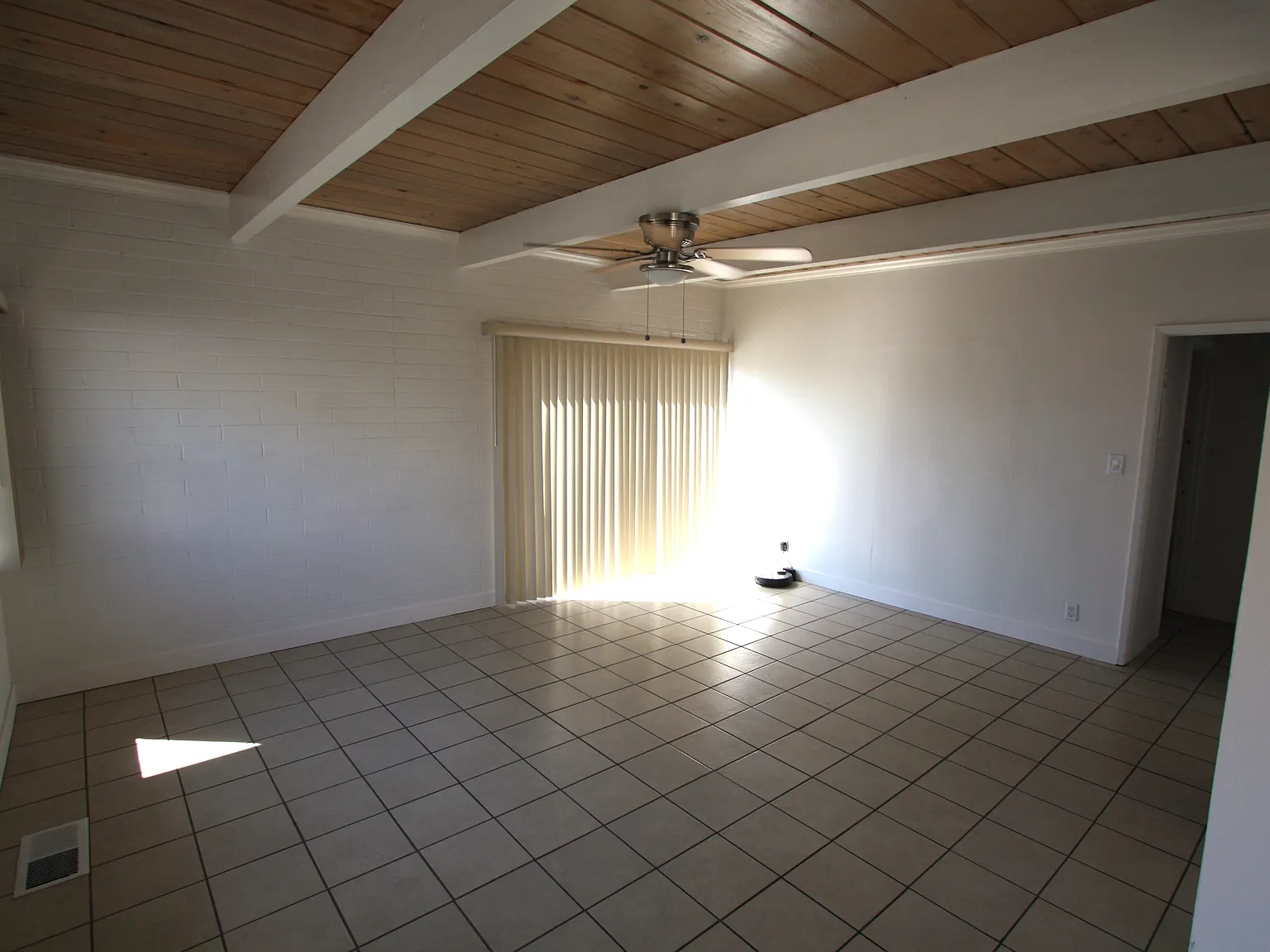 2 bed, 1100 sqft, $2,900 — Photo 4