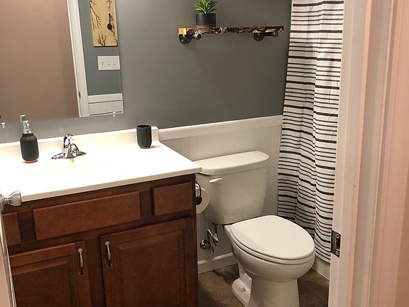 4th image of 438 Caddy Ct