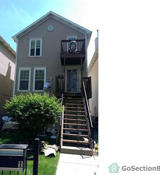 1st image of 463 W Winneconna Pkwy