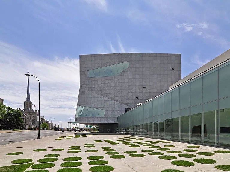 2600 Dupont Ave South — Photo 12