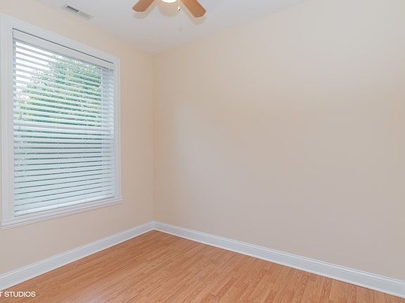 2nd image of 2321 N Sawyer Ave #1