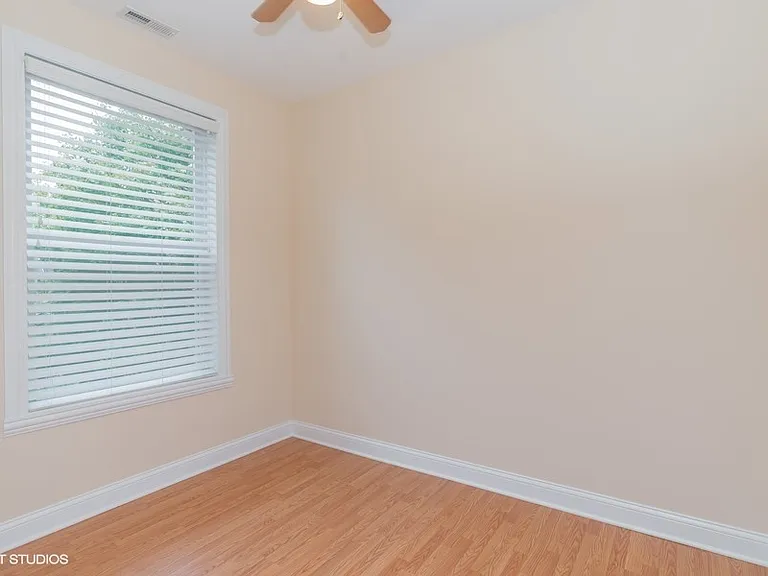 2321 N Sawyer Ave #1 — Photo 2