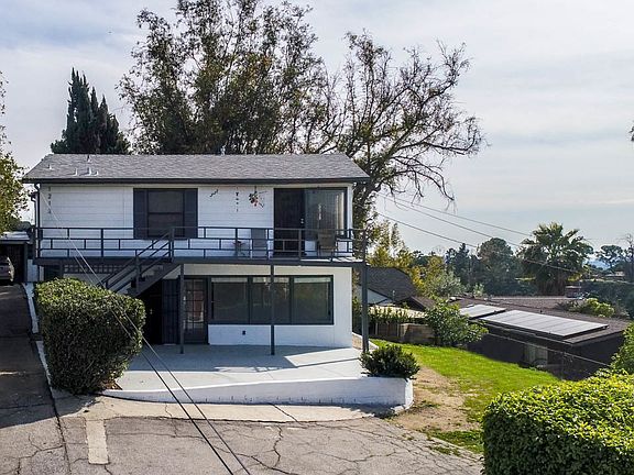 2nd image of 1212 Scenic Dr
