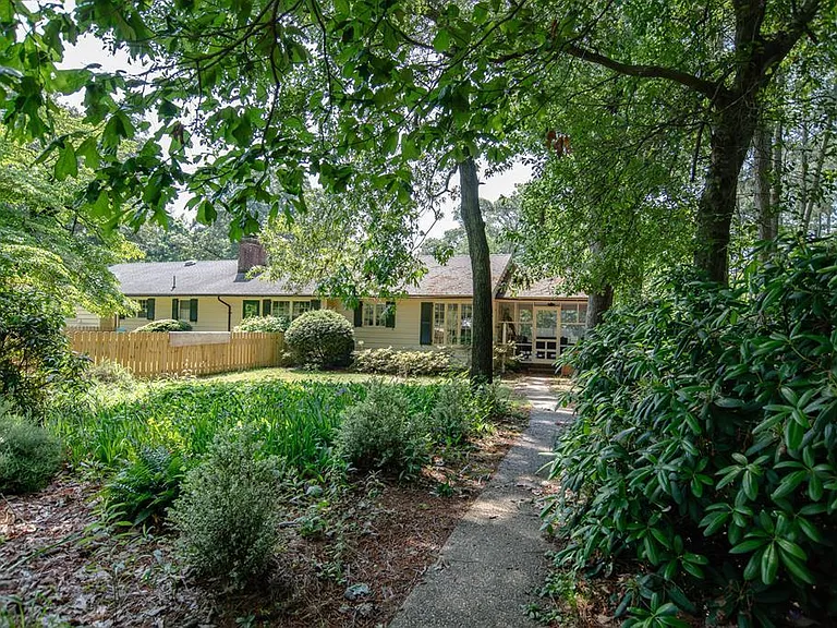 35097 Hillsborough Dr — Photo 2