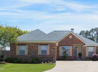 122 Windrow Dr, Broussard, LA 70518