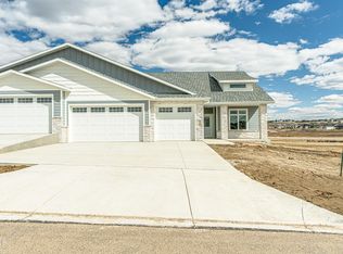4125 Ivory Ln, Bismarck, ND 58503
