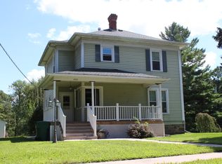 406 2nd Ave SW, Independence, IA 50644