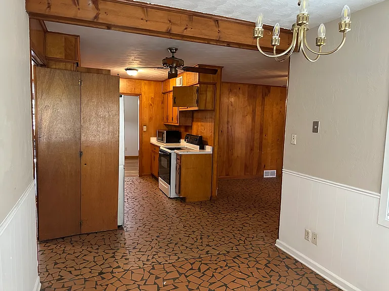 4697 Wooddale Ave — Photo 9
