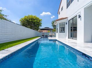 1005 NW 100th Ave, Miami, FL 33172