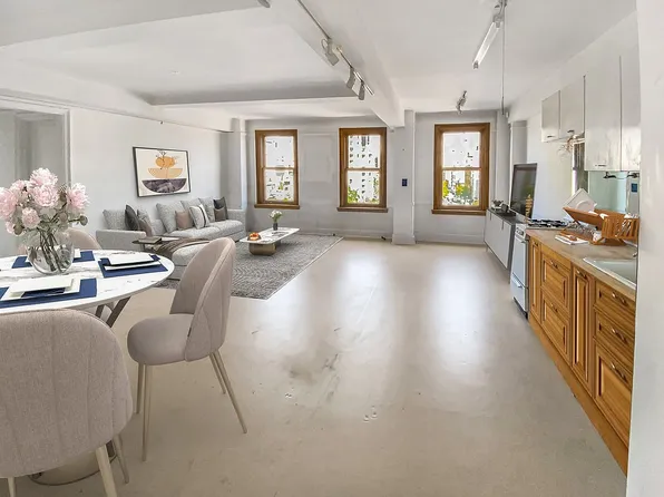 136 Waverly Pl APT 9C, New York, NY 10014