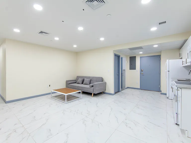 216 N River St #201 — Photo 17