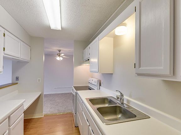 3rd image of 2601 Kenzie Ter APT 501
