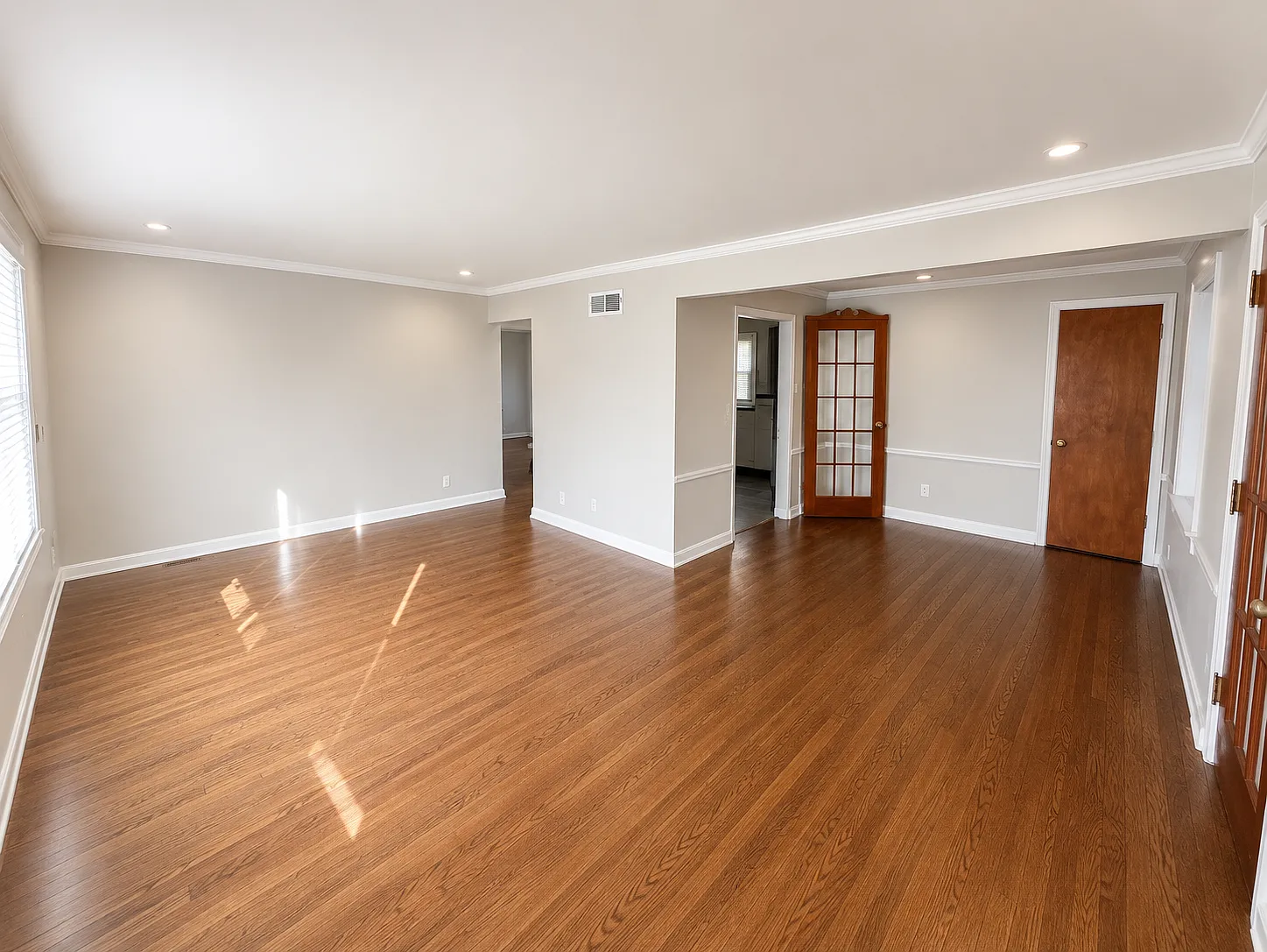 4 bed, 1000 sqft, $1,800 — Photo 3