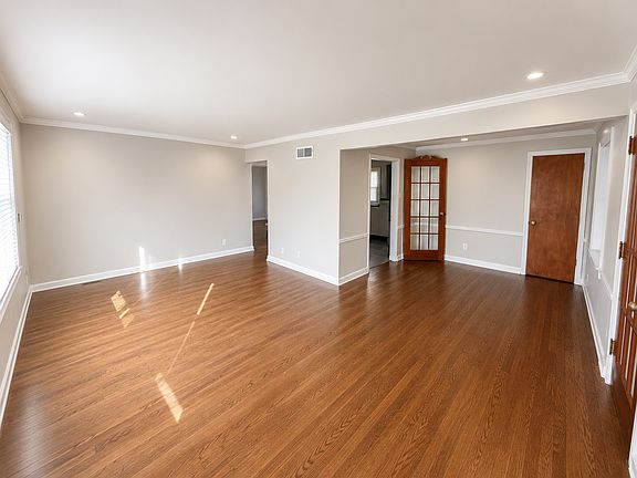 4th image of 1033 Bakewell Dr