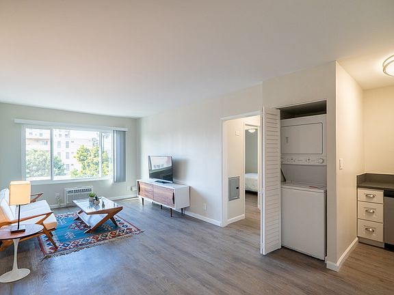 2nd image of 2155 Bellevue Ave APT 309