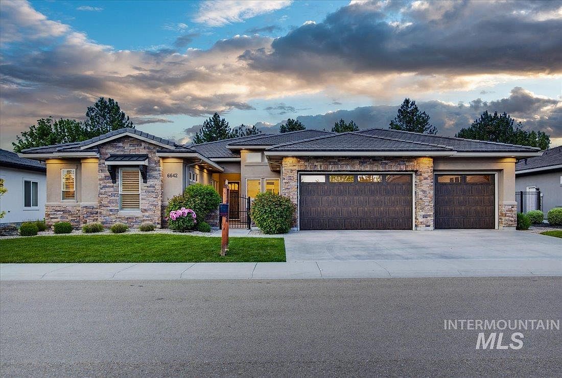 6642 N Crantini Way