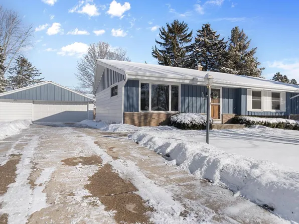 208 West Lilac LANE, Grafton, WI 53024